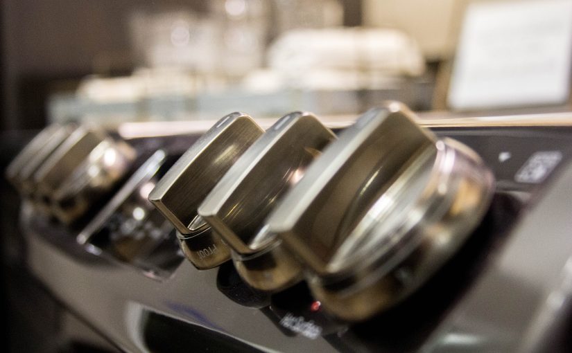 Jak postąpić kiedy lodówka nie chce utrzymywać temperaturę, a pralka przecieka?